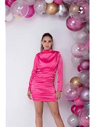 Nora hosted a party which was attended by filmmaker abhishek kapoor and his wife pragya, elli keith sequeira and his wife rochelle rao also attended the party. Nora Fatehi S Pink Birthday Dress Is Just So Beautiful