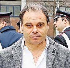 Doppio stalking: «State lontani dalle vostre ex»