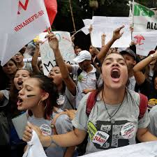 13 meeting between pope francis and the former brazilian president luiz inácio lula da silva has caused controversy in the politically divided south american country. Brasilien Wie Jair Bolsonaro Kahlschlag In Der Bildung Betreibt Der Spiegel
