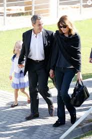 C'est une petite fille, prénommée giulia. Carla Bruni Raphael Enthoven Tres Implique Pour Leur Fils Aurelien Carla Bruni Carla Bruni Sarkozy Vetements De Printemps