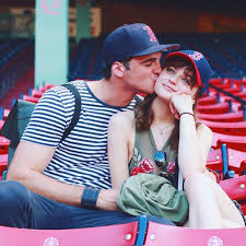 Los besos de jacob es una romances novela en línea escrita por angelú , mano book ofrece un libro electrónico gratuito de los besos de jacob para leer en línea. J On Twitter El Stand De Los Besos Es Una De Las Peliculas Mas Cliche De Todo Netflix Pero Ellos Dos Son Taaaaaan Lindos