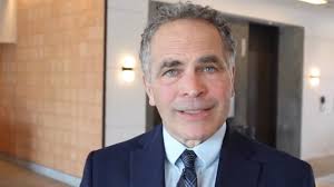 Tesla Touters Charge Up On Long Wharf