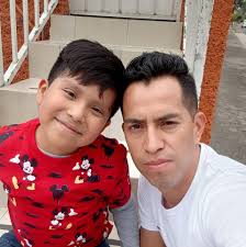 Llévate tus pasteles favoritos a casa! Elige nuestro delicioso Pastel de  Baileys®, de temporada, en una elección más amable con el planeta, gracias  a su empaque biodegradable. 🌎 🌱