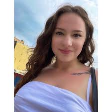 Amy Deluna's Instagram, Twitter & Facebook