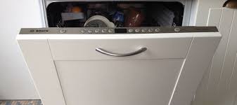 Nous conseillons d'y mettre un tiroir de type casserolier pour y placer les plateaux du fours, et la vaisselle que l'on utilise plus rarement. Guide Pour Installer Un Lave Vaisselle