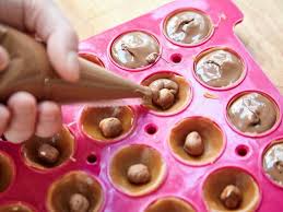 Toffifee Selber Machen So Geht S Lecker Toffifee Selber Machen Weihnachtsbackerei Toffifee
