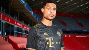 Após a torcida do bayern de munique criar um manifesto pedindo o uso apenas das cores vermelha e branca no uniforme titular ( veja matéria completa ), a diretoria do clube bávaro atendeu o pedido dos torcedores, retomando a tradição que durou até os anos 90. Buy Bayern Munich Uniforme Off 50