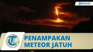 Apa Kegiatan Penduduk Pada Gambar Rubik Ayo Mengamati Tribun Padang