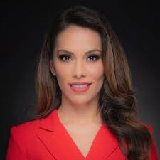 Jenny Paredes (@alwaysaparedes)