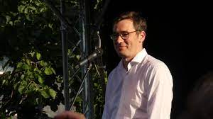 Karácsony gergely kampánygépezete és a turkált ing. Karacsony Gergely Hogy Jon Ahhoz Barki Hogy A Keresztbol Furkosbotot Faragjon Merce