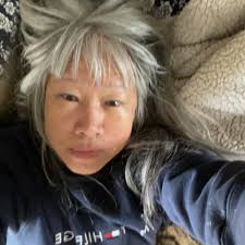 How to find an electrician to hang a chandelier in Roseville, Michigan?