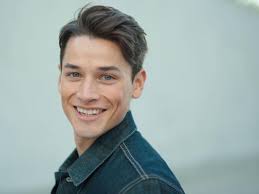 Review: Andrew Gray releases 'My Happiness — A Therapy' series Episode 2  (Includes first-hand account)