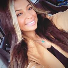 Can someone make me a professional head shot for being a realtor?🙏🥲