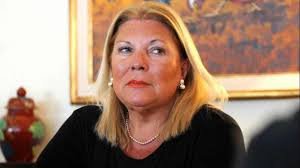 EN LA CORNISA. Carrió pidió prisión domiciliaria para genocidas y arremetió  contra Hebe