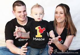 Outfits De Mamas Para Fiestas Infantiles Como Vestirme Para El Cumpleanos De Mickey Mouse Birthday Shirt Mickey Mouse First Birthday Mickey Mouse 1st Birthday