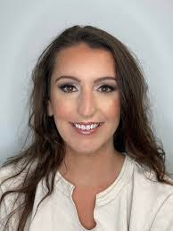 Lynette Houck's Instagram, Twitter & Facebook