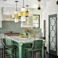 Elle Decor On Instagram Green Accents In Martynbullard S West Hollywood Kitchen Pick Up The Col Interior Design Kitchen Kitchen Design Open Kitchen Interior