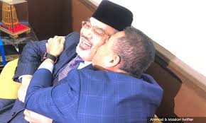 Parlimen kecoh lagi hanipa maidin buat hal. Malaysiakini Tajuddin Dan Ismail Berdamai Cium Pipi Di Parlimen