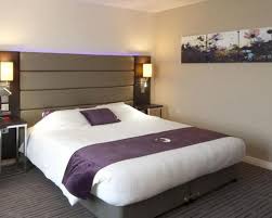 Yes, paid public parking nearby and street parking are available to guests. Premier Inn London Edgware 74 1 2 4 Edgware Hotel Deals Reviews Kayak
