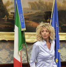 Barbara lezzi (ga) politica italiana (it); Napoli De Magistris Riceve Il Ministro Lezzi Expartibus