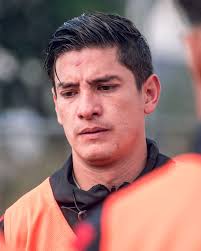 Corría el año de 1974, un 14 de julio, al medio día…, el televisor se  encendió y empezó a transmitir desde la cancha del Monumental Estadio  Azteca…, el resto es historia, una