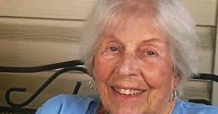 Sara Moorman's Instagram, Twitter & Facebook