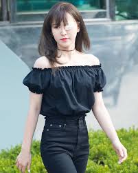 I Am The Only One That Loves When Idols Use Eyepatches It Reminds Me Of Gothic Anime I Love Ittt Wendyson Sonseun Model Pakaian Gaya Model Pakaian Wanita