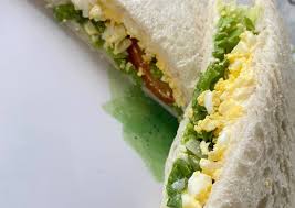 Buat dadar ▪ kocok telur bersama merica dan garam secukupnya hingga berbuih halus. Step By Step Bikin Sandwich Telur Praktis Yang Kenyang Best Recipes