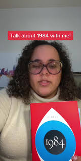 #Inverted #reclaimingtheclassics Talking about 1984 and the “love interest”  Julia. #booktok #classiclit #classicliterature #1984 #fyp