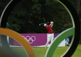 Die golfer starten in ihren wettbewerb. 8fjlyy Zzil7om