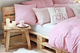 Gartenmöbel aus paletten selber bauen liegt im trend, ist nicht teuer und mit etwas ich verkaufe ein selbst gebautes plattenbett. Diy Palettenbett Selber Bauen Fashion Kitchen