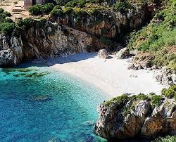 Der campingplatz breitet sich über eine von zahlreichen bäumen beschatteten oberfläche von insgesamt 85,000 qm. Strande Baden An Siziliens Traumstranden Sicilia Ferien De