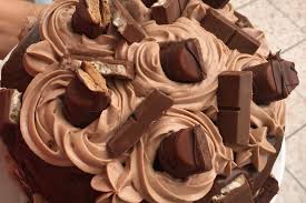 Layer Cake Au Kinder Bueno Guy Demarle Recette Gateau Kinder Bueno Gateau A Etage Layer Cake