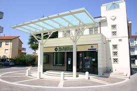 Sul nostro catalogo è possibile visualizzare tutte le caratteristiche tecniche delle pensiline targate metalstyle. Pensiline In Vetro Vetreria A Rimini Vetreria Pari