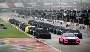 Kyle busch and paul menard make up the front row via owner's points. Nascar Texas Race Is Delayed Again As More Rain Falls Monday Autoracing1 Com