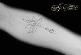 Tatouage petite fleur couleur placepublique lefilm. Lys Tattoo Tatouage Avant Bras Femme Fleur De Lotus En