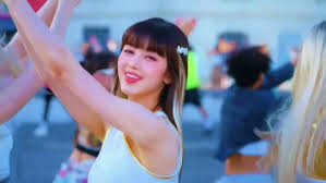 New Jeans 'Super Shy' but it's only Danielle's lines