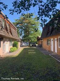 Come to a home you deserve located in medford, or. 903 Royal Ct Medford Or 97504 Apartment For Rent In Medford Or Apartments Com