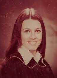 Lois Gow's Instagram, Twitter & Facebook