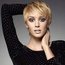 Cheveux court avec meche sur le cote coupe de cheveux mi carré avec frange : 1001 Idees Pour Adopter La Meilleure Coupe Avec Frange Coupe Courte Avec Frange Coupe Avec Frange Idees De Coiffures