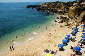 Praia do castelo is a beach close to the village resort of sesmarias which is within the municipality of albufeira, in the algarve, portugal. Praia Do Castelo Albufeira Albufeira Guia Para Visitar Em 2021 Oguia