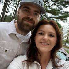 cannot and will not ever understand people who are team jeremiah 😂 sorry  not sorry