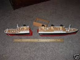 titanic plastic model that splits in