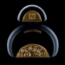 Givenchy Ange Ou Demon Le Secret Bal D Or Gala Loewe 1991 Was A Festive Perfume Hidden In A Piece Of Art Inspired By Velazquez S L Beautiful Perfume Bottle Vintage Perfume Bottles Perfume Bottles