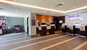 It's also close to both wembley stadium and twickenham stadium, so whether you're football crazy or rugby mad, you'll never. London Hayes Heathrow Hyde Park Premier Inn