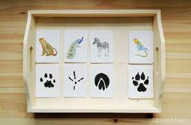 Verschiedene apps helfen beim lesen von spuren und fährten, beispielsweise das app „tierspuren. Wilden Tieren Auf Der Spur Montessori Blog Shop Montiminis