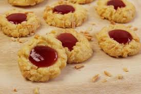 Jelanger Jelieber Wer Diese Platzchen Langer Liegen Lasst Dem Ist Auch Nicht Mehr Zu Helfen De Weihnachtsrezepte Platzchen Mit Marmelade Kekse Backen Rezept