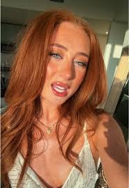 Margot Levy's Instagram, Twitter & Facebook