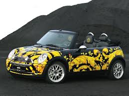 Another Painted Car Mini By Donatella Versace No This Is Epic Lloovvee Mini Cooper Mini Cars Mini Driver