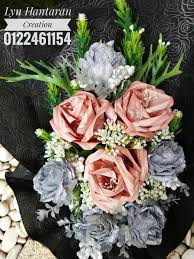 Atas rm22.50 menggunakan duit original dan semua gubahan berada diluar frame manakala yg bawah, gubahan duit specimen palsu rm300. Gubahan Bouquet Mas Kahwin Lyn Hantaran Creation Facebook